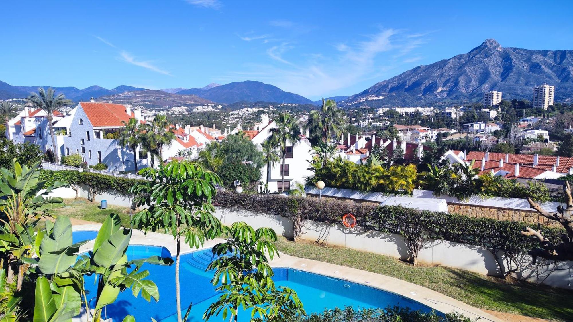 Apartment Stunning Views Senorio De Aloha