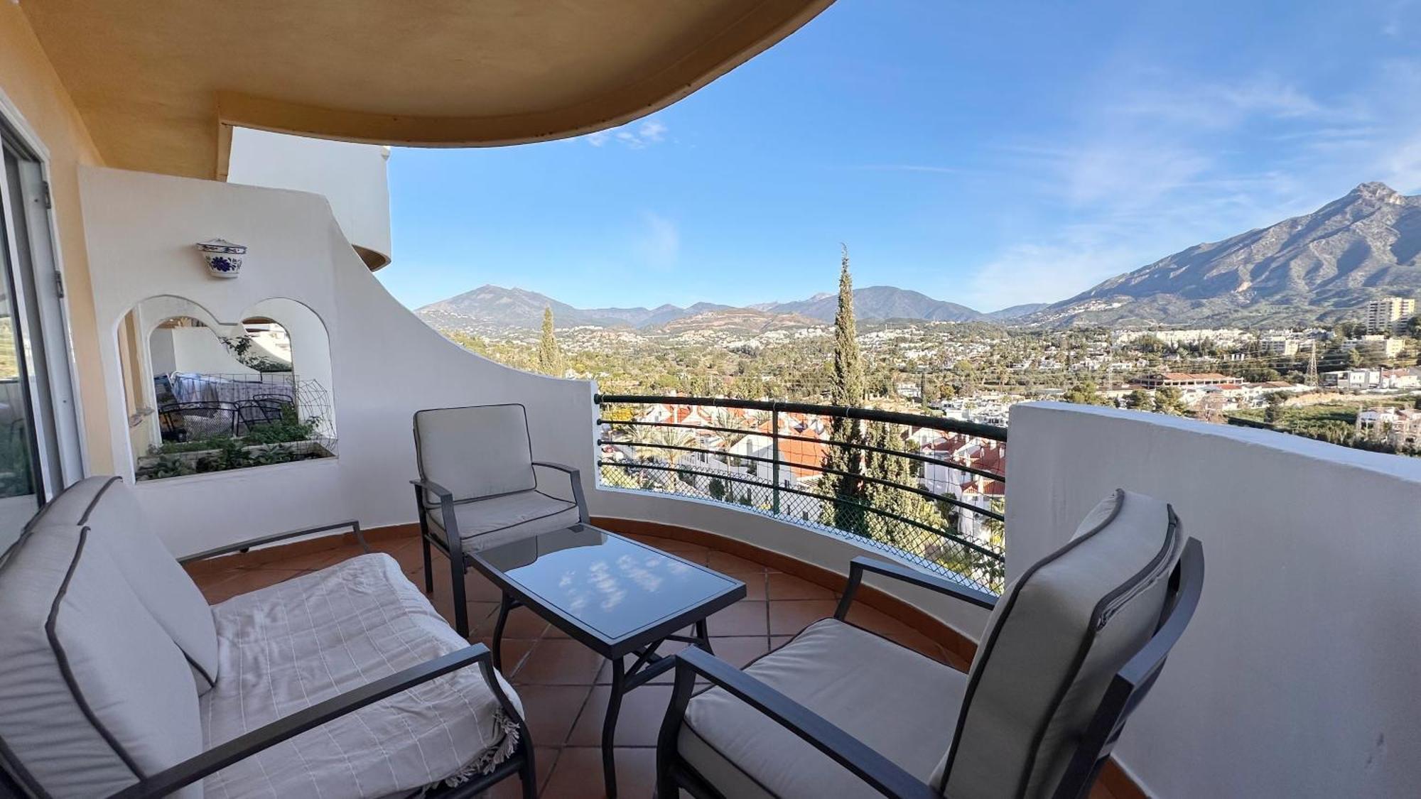 Stunning Views Senorio De Aloha Apartment Marbella
